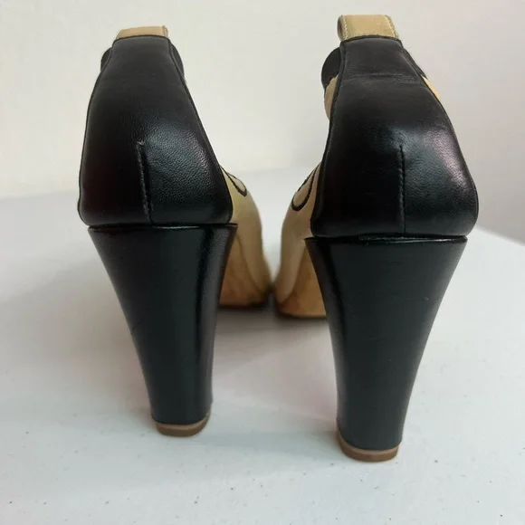 Chanel Classic Nude Ballet Pumps - Picture 9 of 10